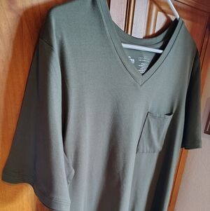 ZYIA Go-To Tee Olive Green V-Neck Tee XL V Neck Pocket Tee